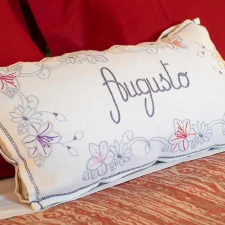Casa Flora Bed and Breakfast 3*